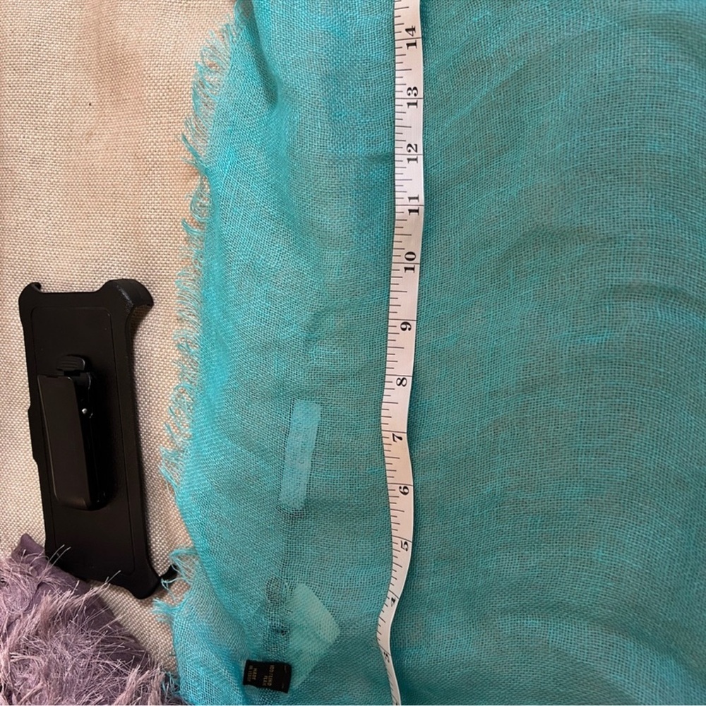 Loro Piana multiple shapes of turquoise weaved into this beautiful couture wrap - Picture 4 of 5